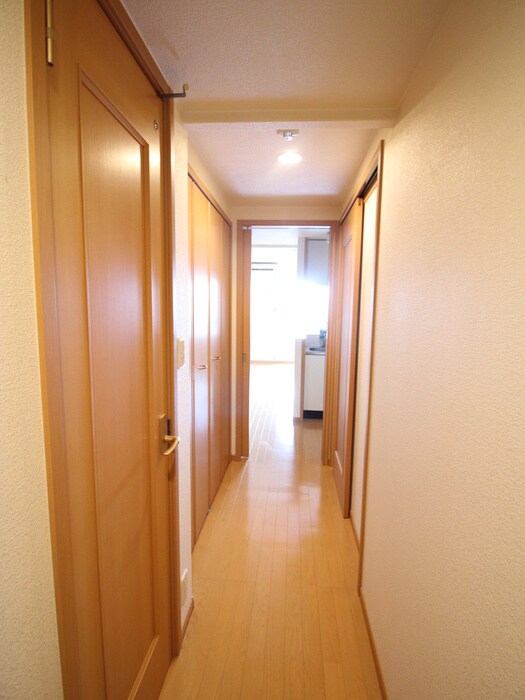 物件内観写真13　(廊下)