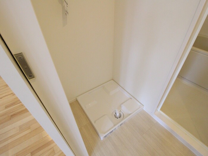 物件内観写真13　(洗濯機置場)