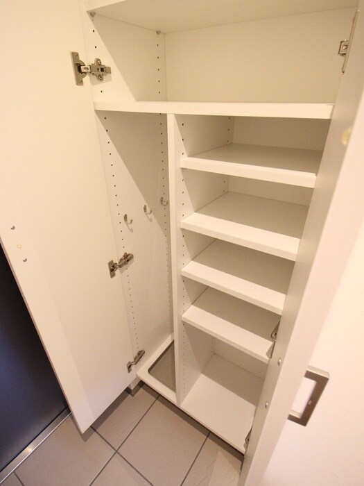 物件内観写真15　(靴箱)