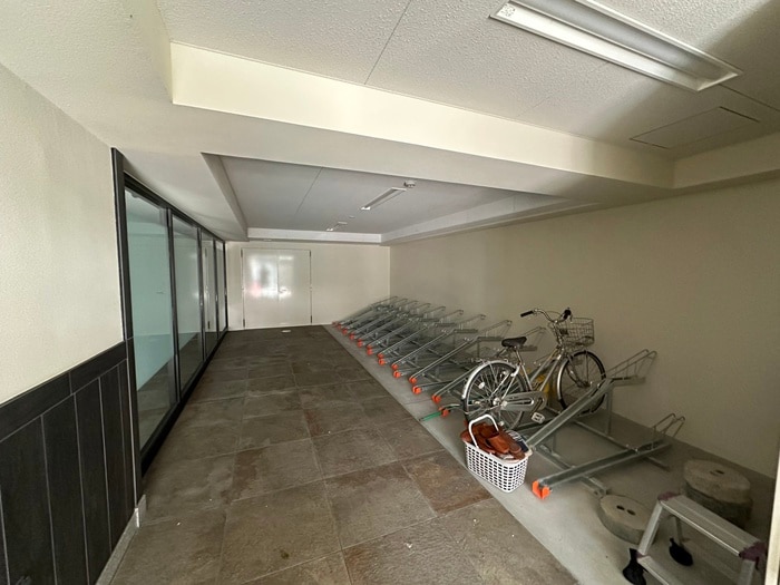 物件外観写真4　(駐輪場)