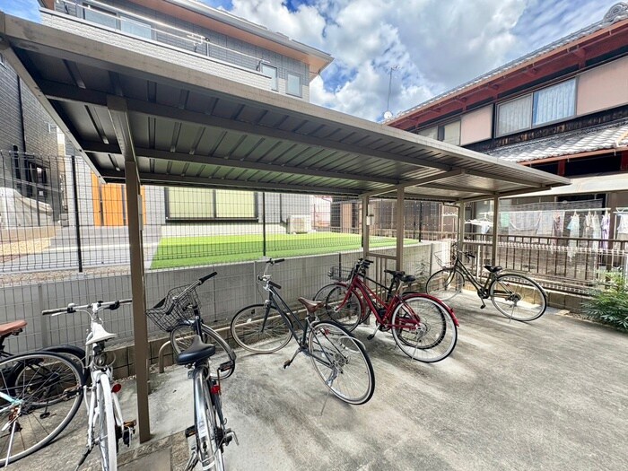物件外観写真3　(駐輪場)