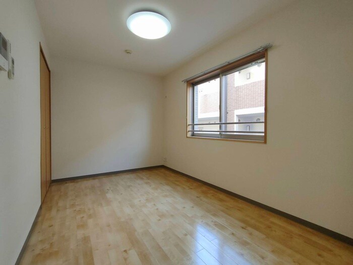 物件内観写真8　(居室)