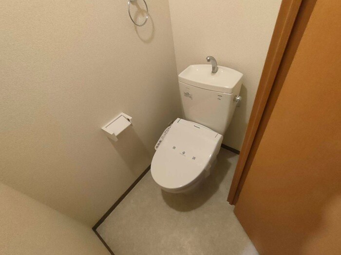 物件内観写真15　(トイレ)