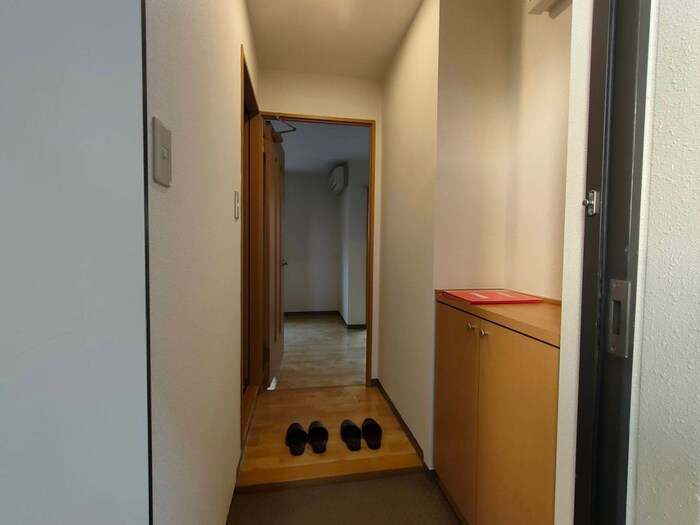 物件内観写真16　(玄関)