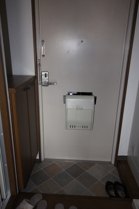 物件内観写真12　(玄関)