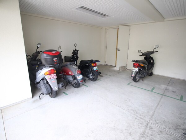 バイク置き場