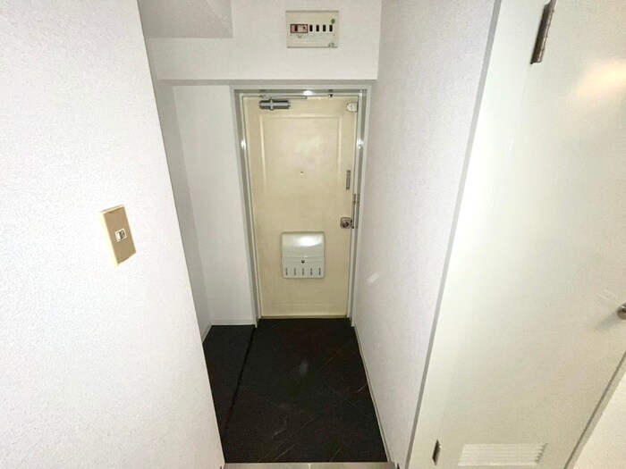 物件内観写真13　(玄関)