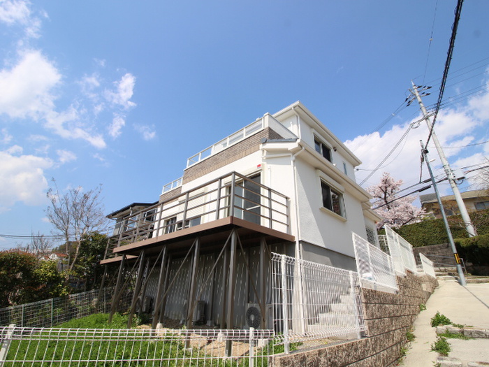 宝塚市雲雀丘山手1丁目貸家
