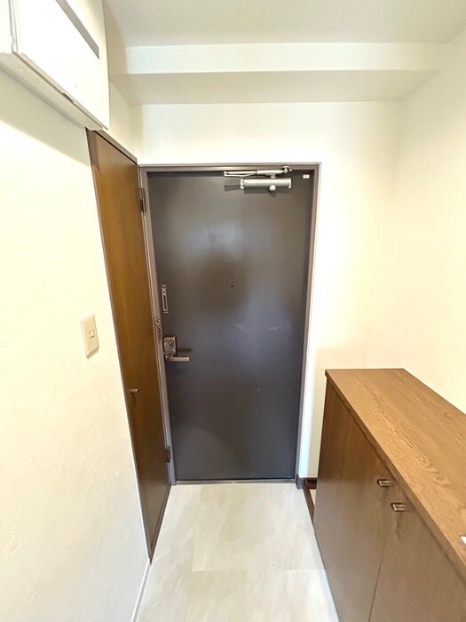 物件内観写真17　(玄関)