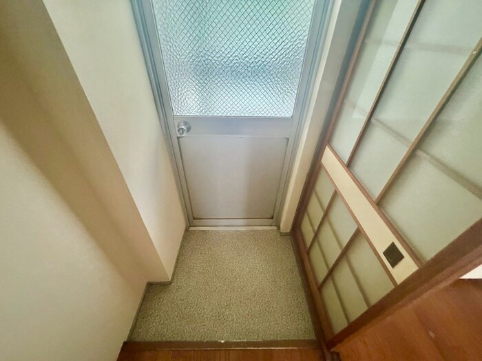 物件内観写真12　(玄関)