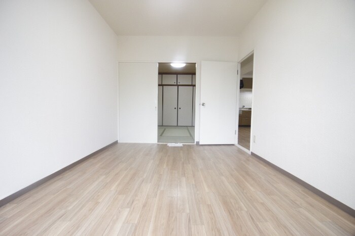 物件内観写真8　(居室)