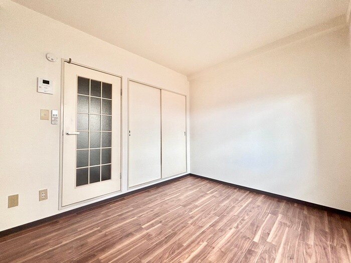 物件内観写真9　(居室)