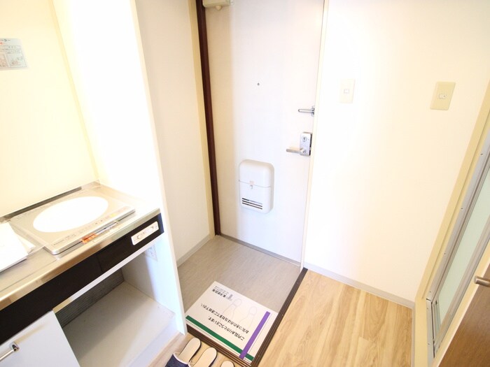 物件内観写真16　(玄関)