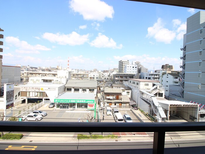 物件内観写真22　(室内からの展望)