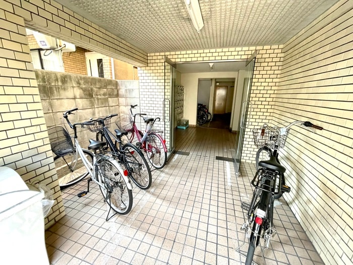 物件外観写真5　(駐輪場)