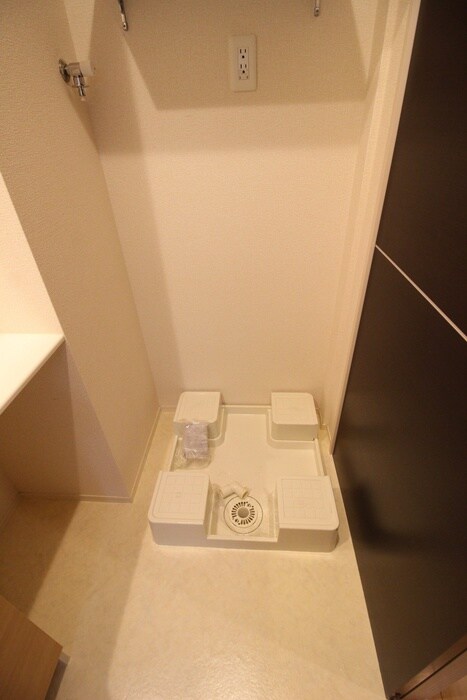 物件内観写真7　(洗濯機置場)