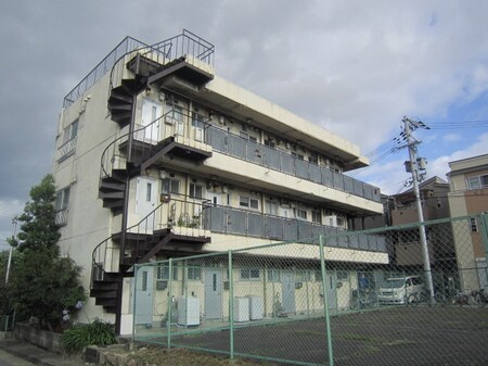 第二アカシヤマンション外観写真