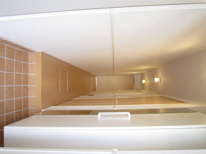 物件内観写真13　(玄関)