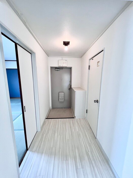 物件内観写真16　(廊下)