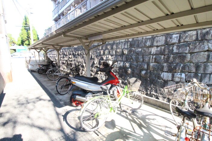 物件外観写真2　(駐輪場)