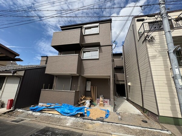建築中