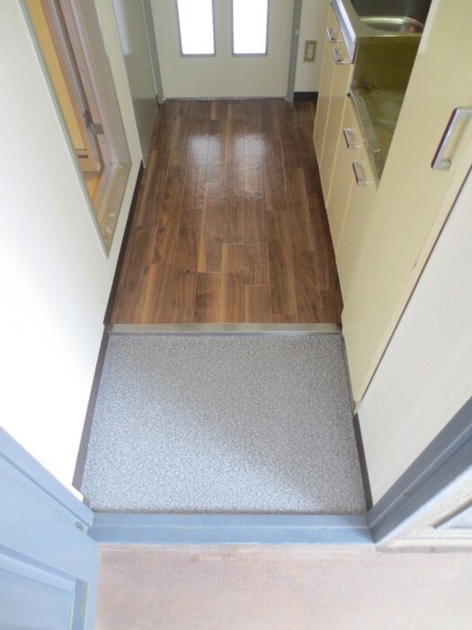 物件内観写真7　(玄関)