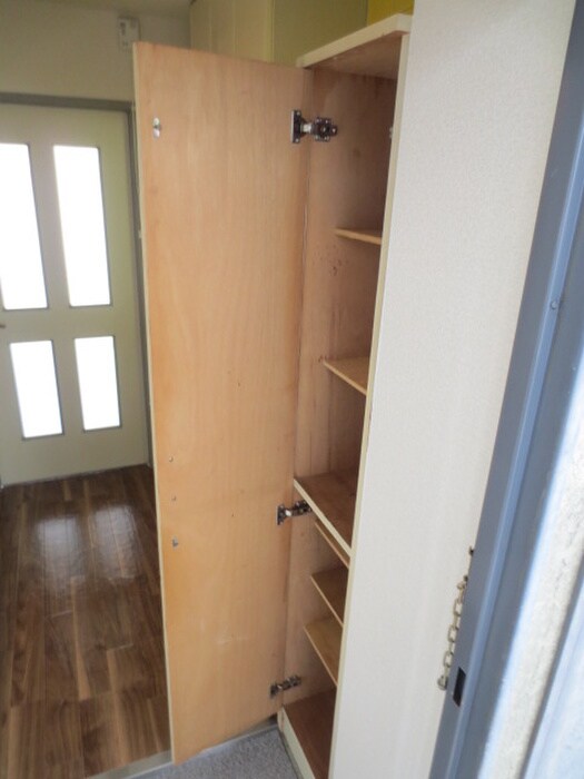 物件内観写真8　(靴箱)