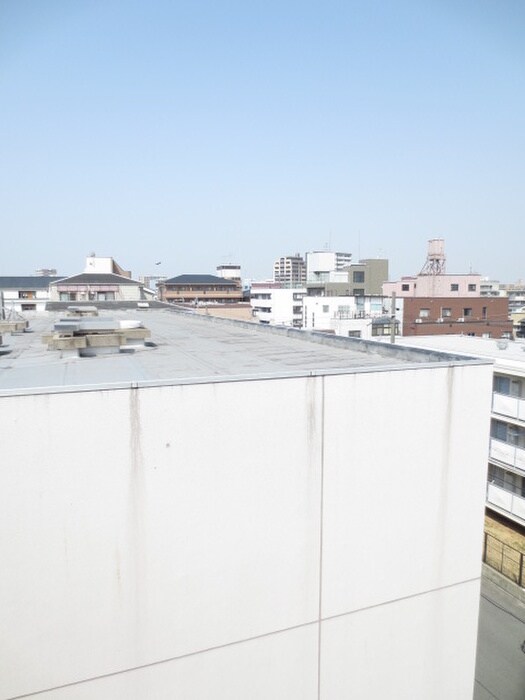 物件内観写真16　(室内からの展望)