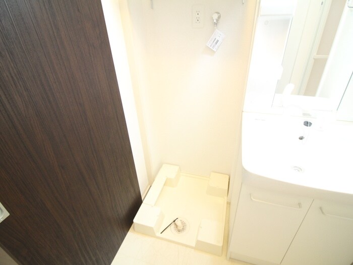 物件内観写真12　(洗濯機置場)