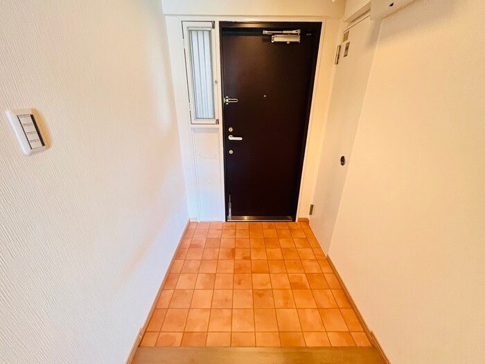 物件内観写真17　(玄関)