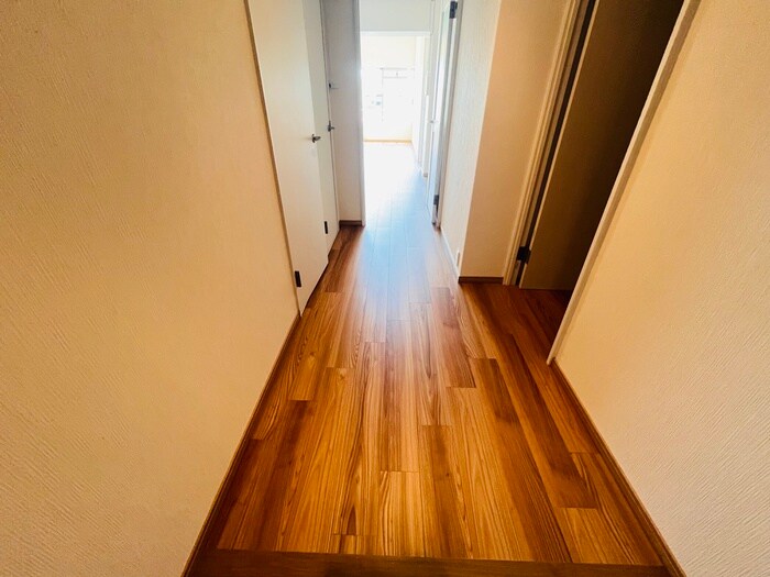 物件内観写真18　(廊下)