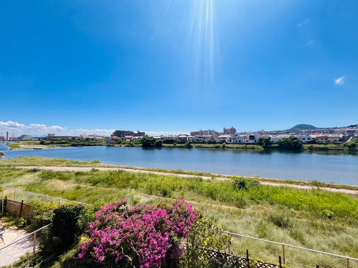 物件内観写真19　(室内からの展望)