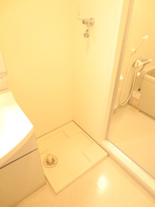 物件内観写真15　(洗濯機置場)