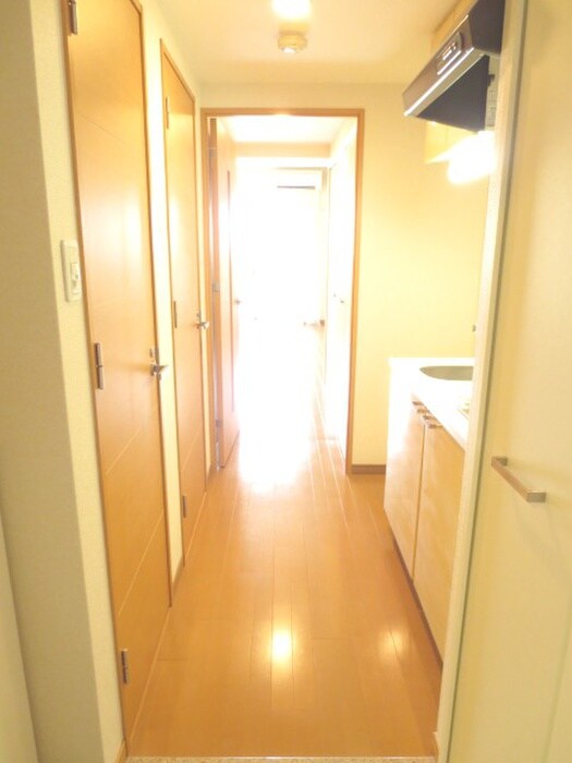 物件内観写真16　(廊下)