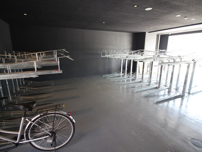 物件外観写真2　(駐輪場)