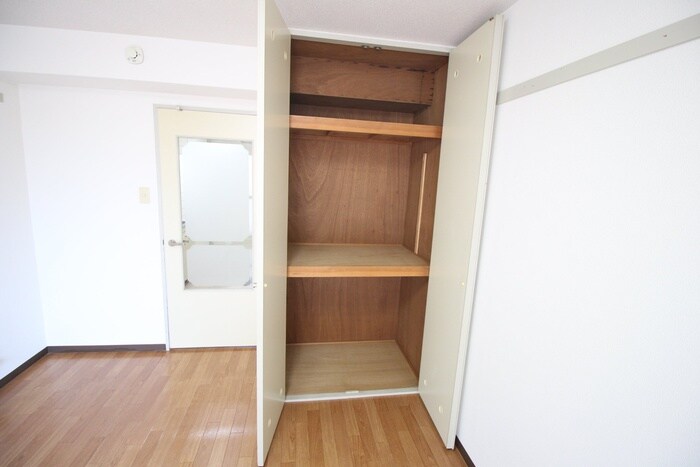 物件内観写真13　(収納)