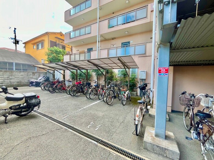 物件外観写真3　(駐輪場)