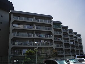 千里泉ヶ丘ｽｶｲﾊｲﾂ2号棟(611)外観写真