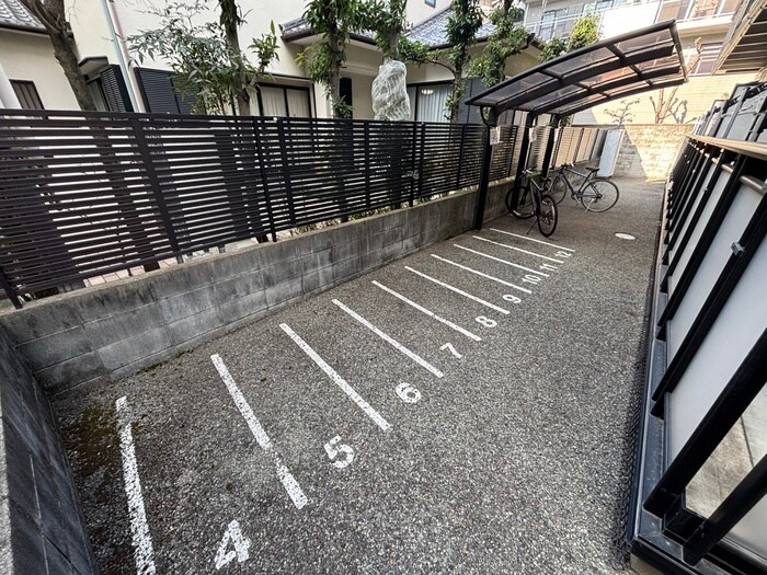 物件外観写真5　(駐輪場)