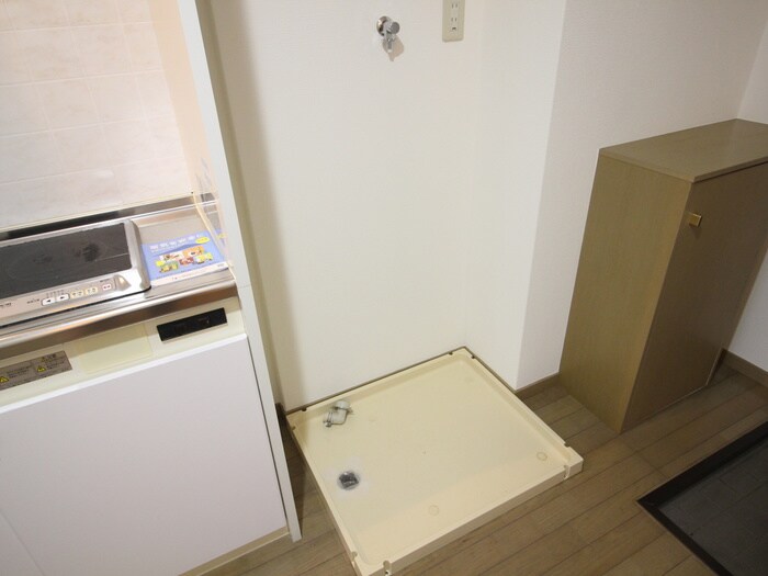 物件内観写真13　(洗濯機置場)