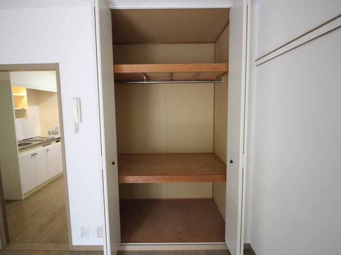 物件内観写真16　(収納)