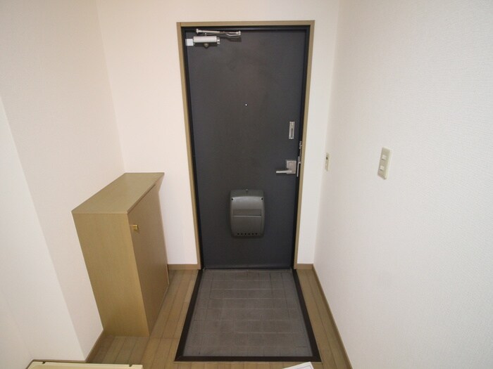 物件内観写真18　(玄関)