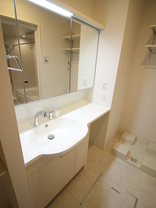 物件内観写真13　(洗面)