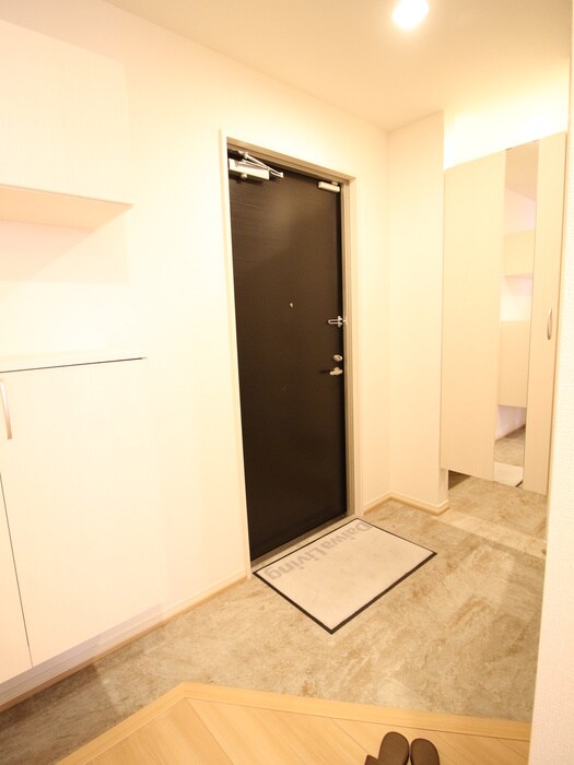物件内観写真15　(玄関)
