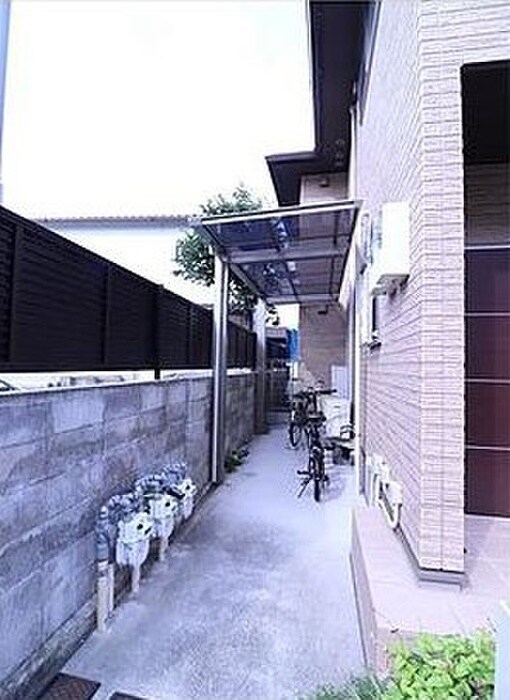 物件外観写真2　(駐輪場)