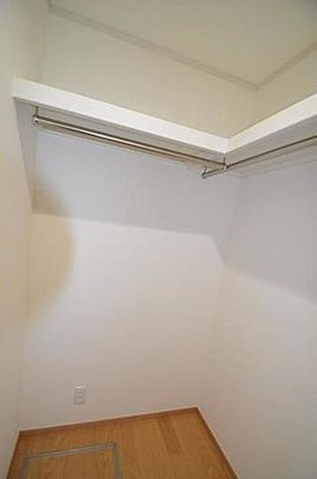 物件内観写真12　(収納)