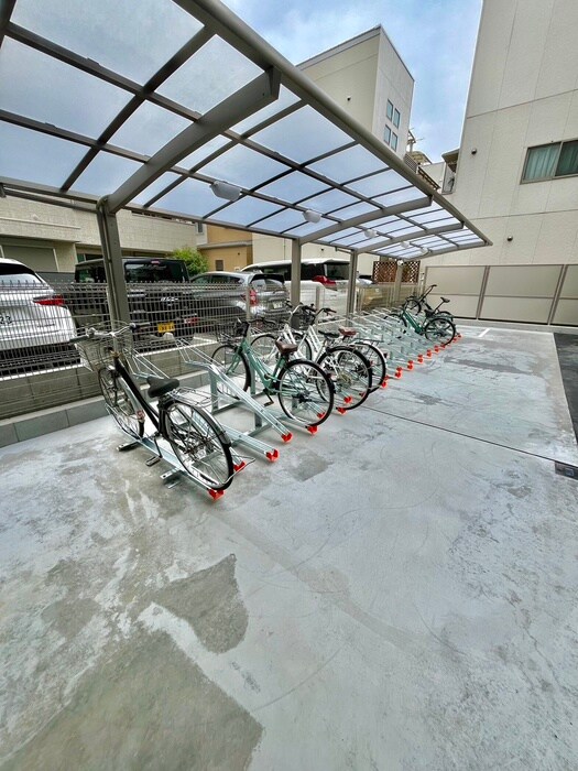 物件外観写真6　(駐輪場)