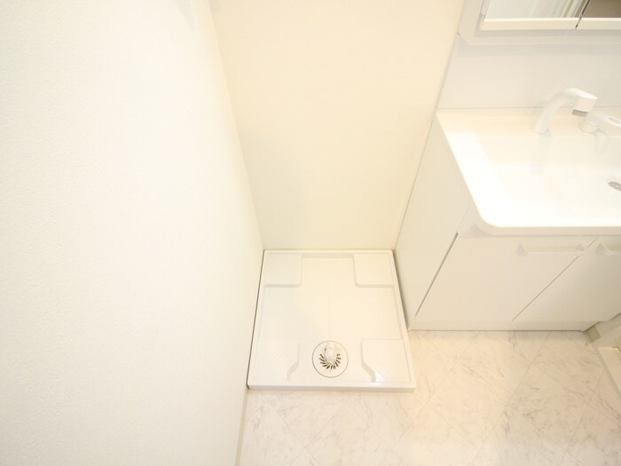 物件内観写真11　(洗濯機置場)