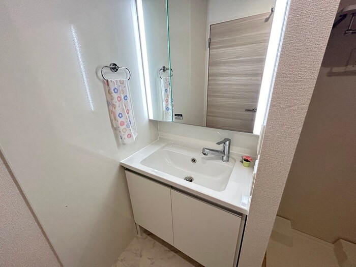 物件内観写真11　(洗面)
