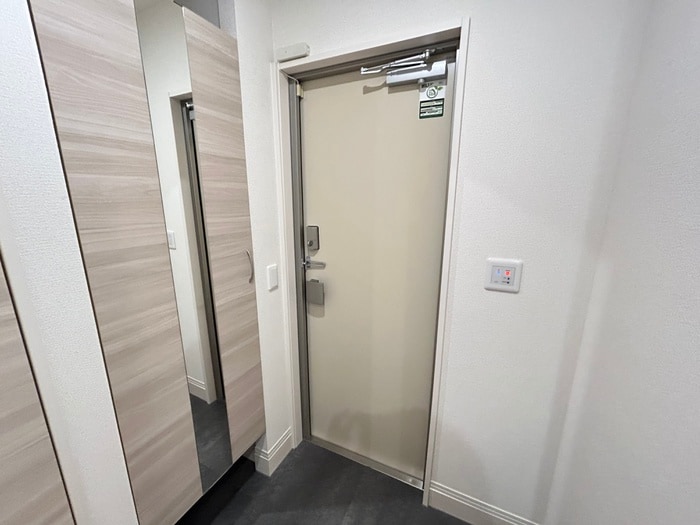 物件内観写真16　(玄関)